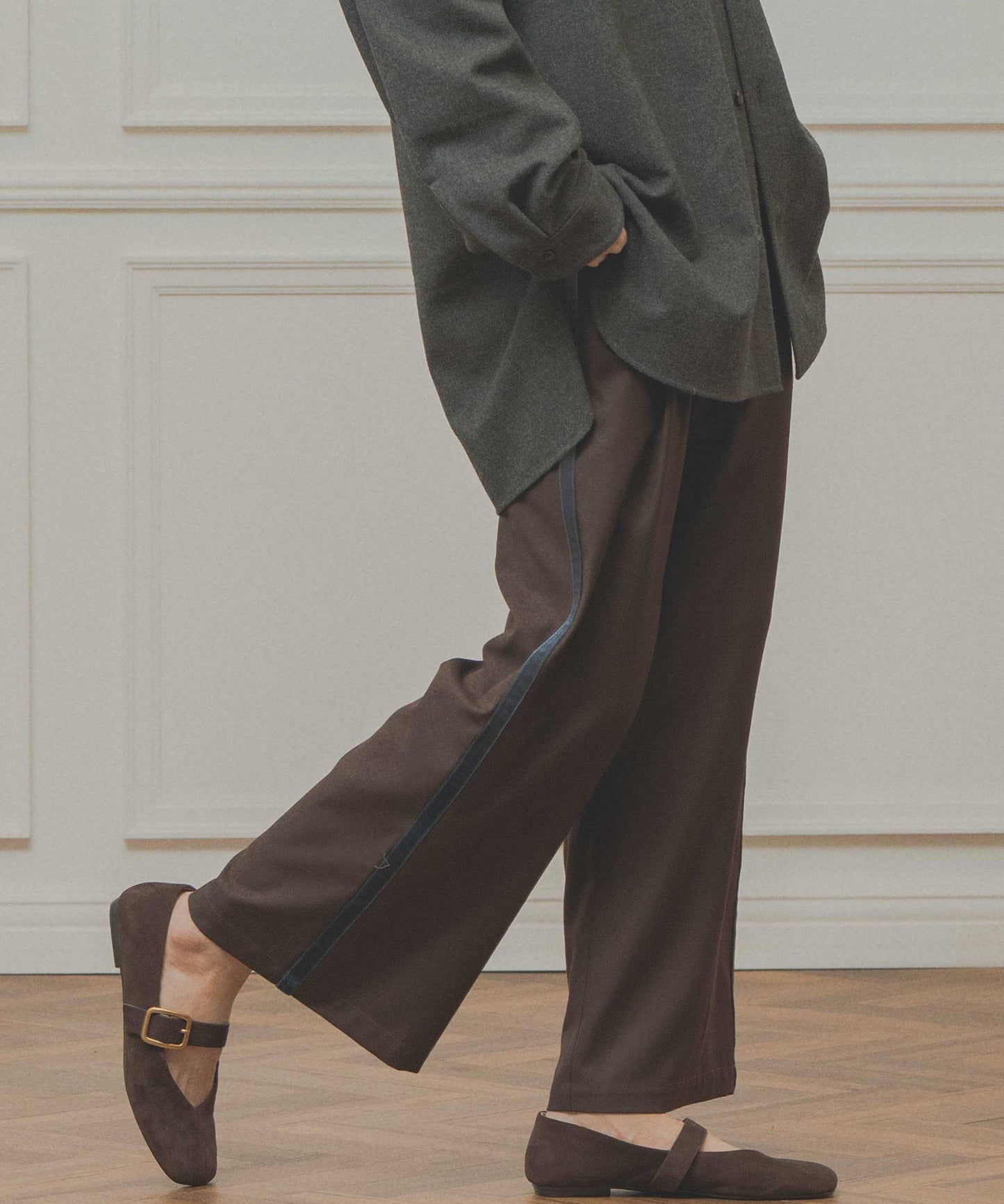 side velour line pants / WHT26FPT4079