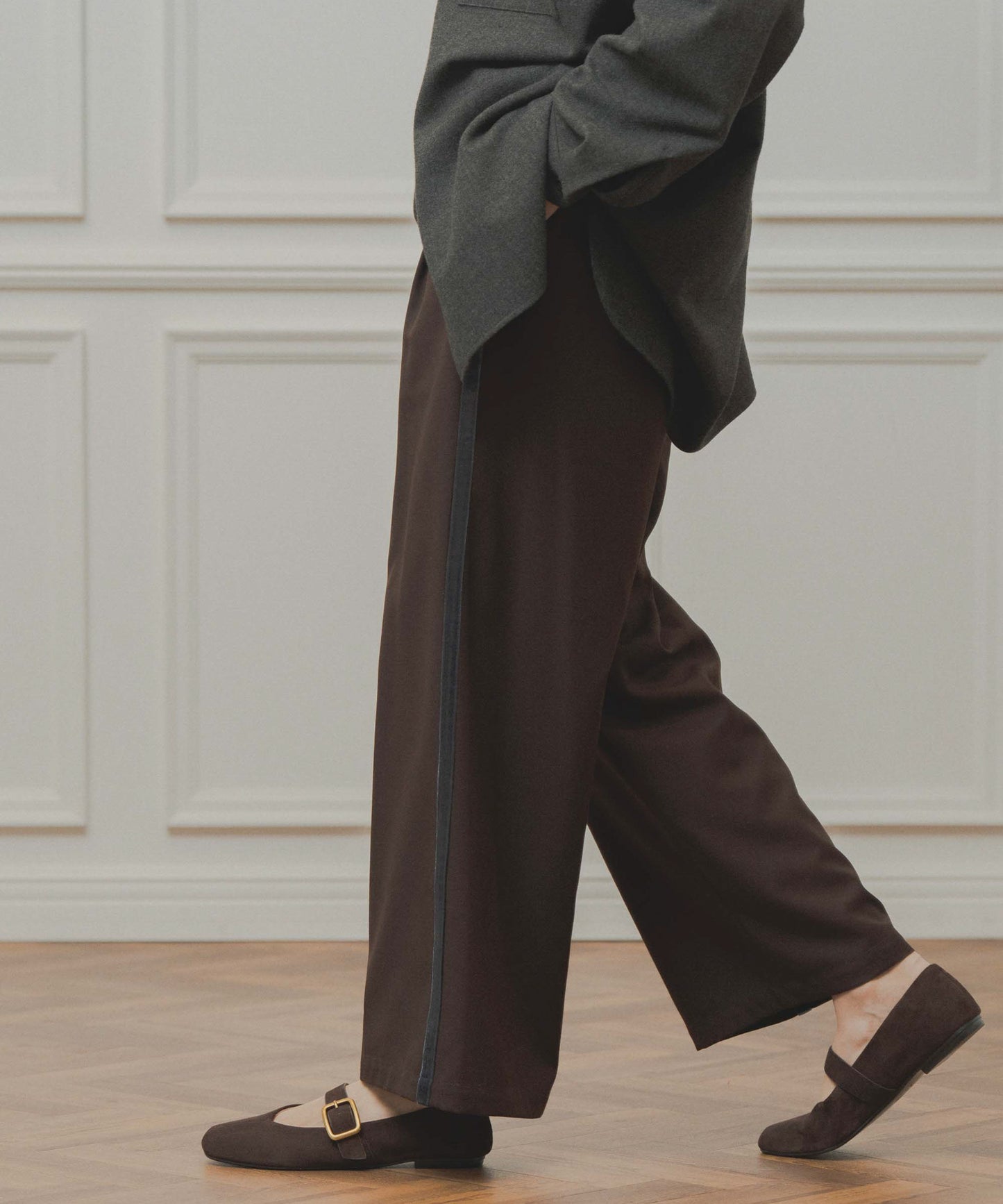 side velour line pants / WHT26FPT4079