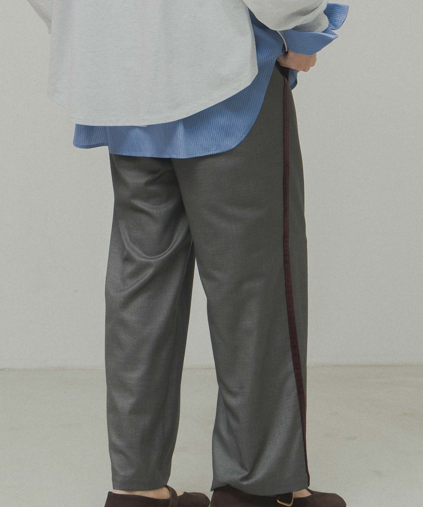 side velour line pants / WHT26FPT4079