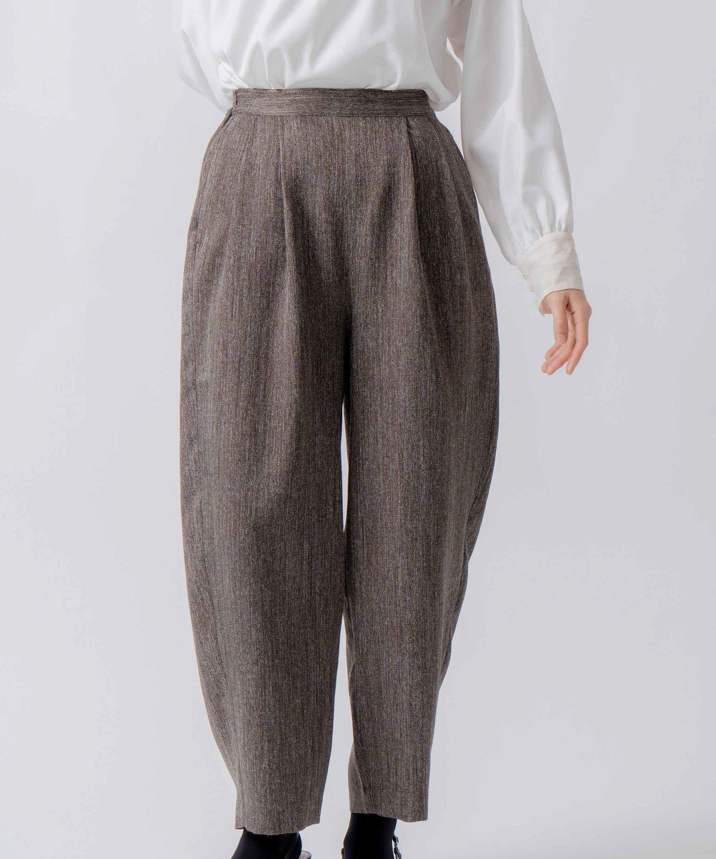 tweed satin tapered pants / WHT26FPT4080