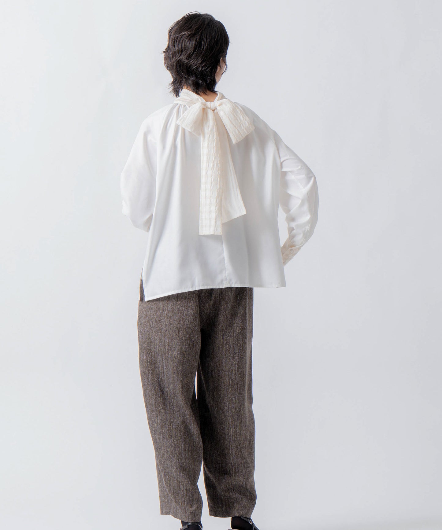 tweed satin tapered pants / WHT26FPT4080