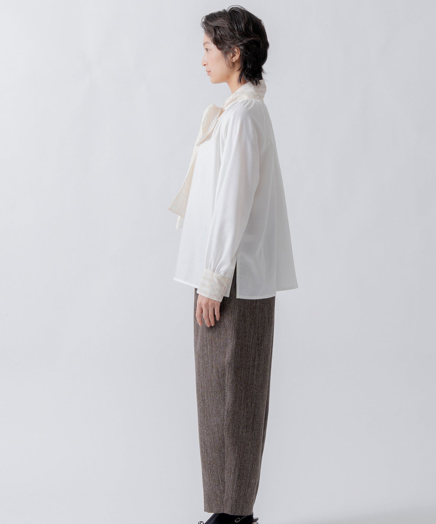 tweed satin tapered pants / WHT26FPT4080