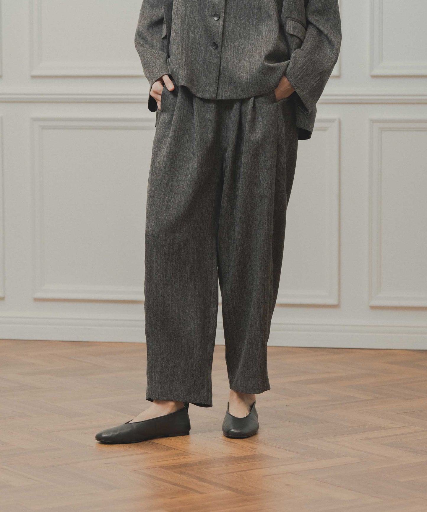 tweed satin tapered pants / WHT26FPT4080