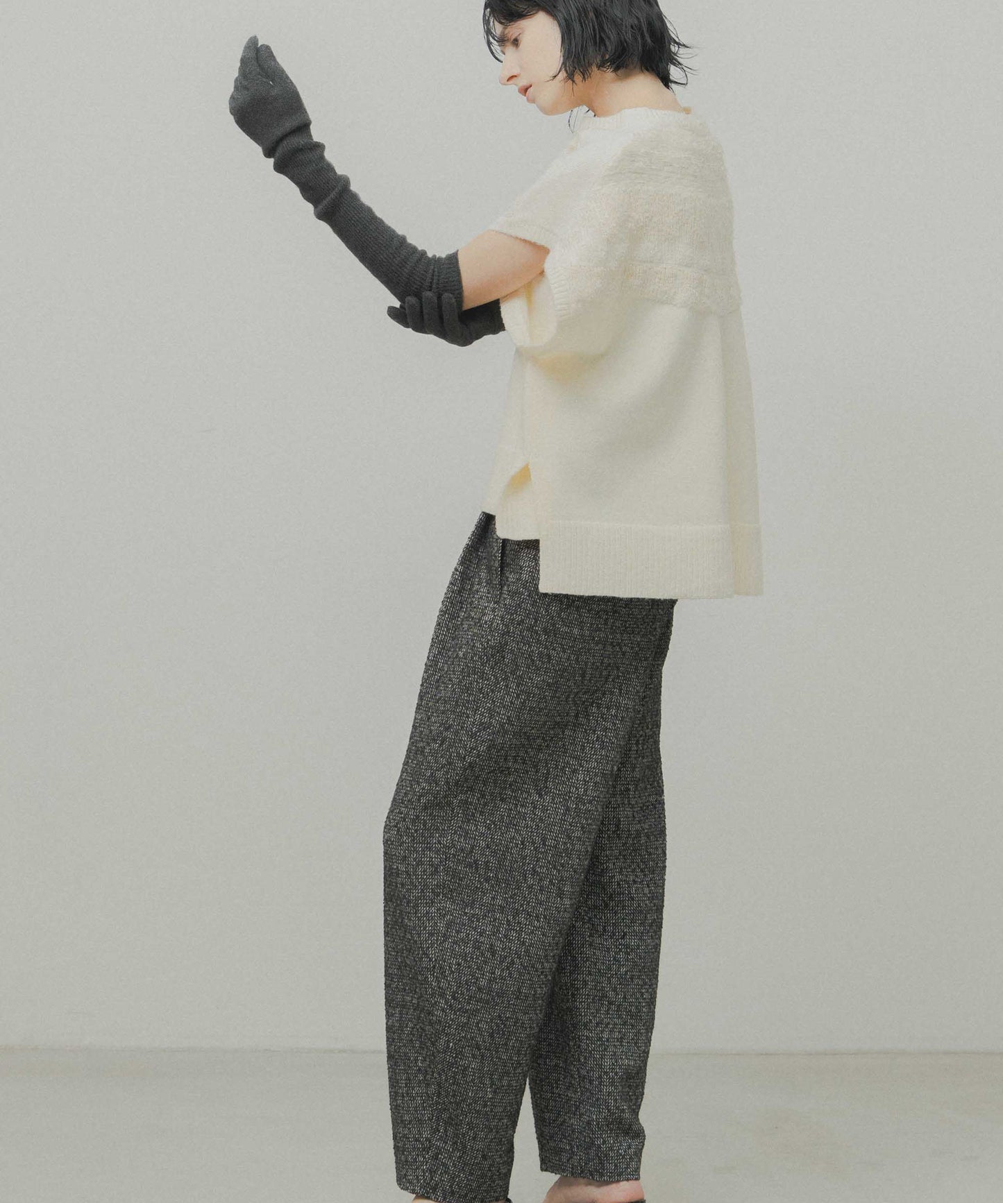 tweed tapered pants / WHT26FPT4082