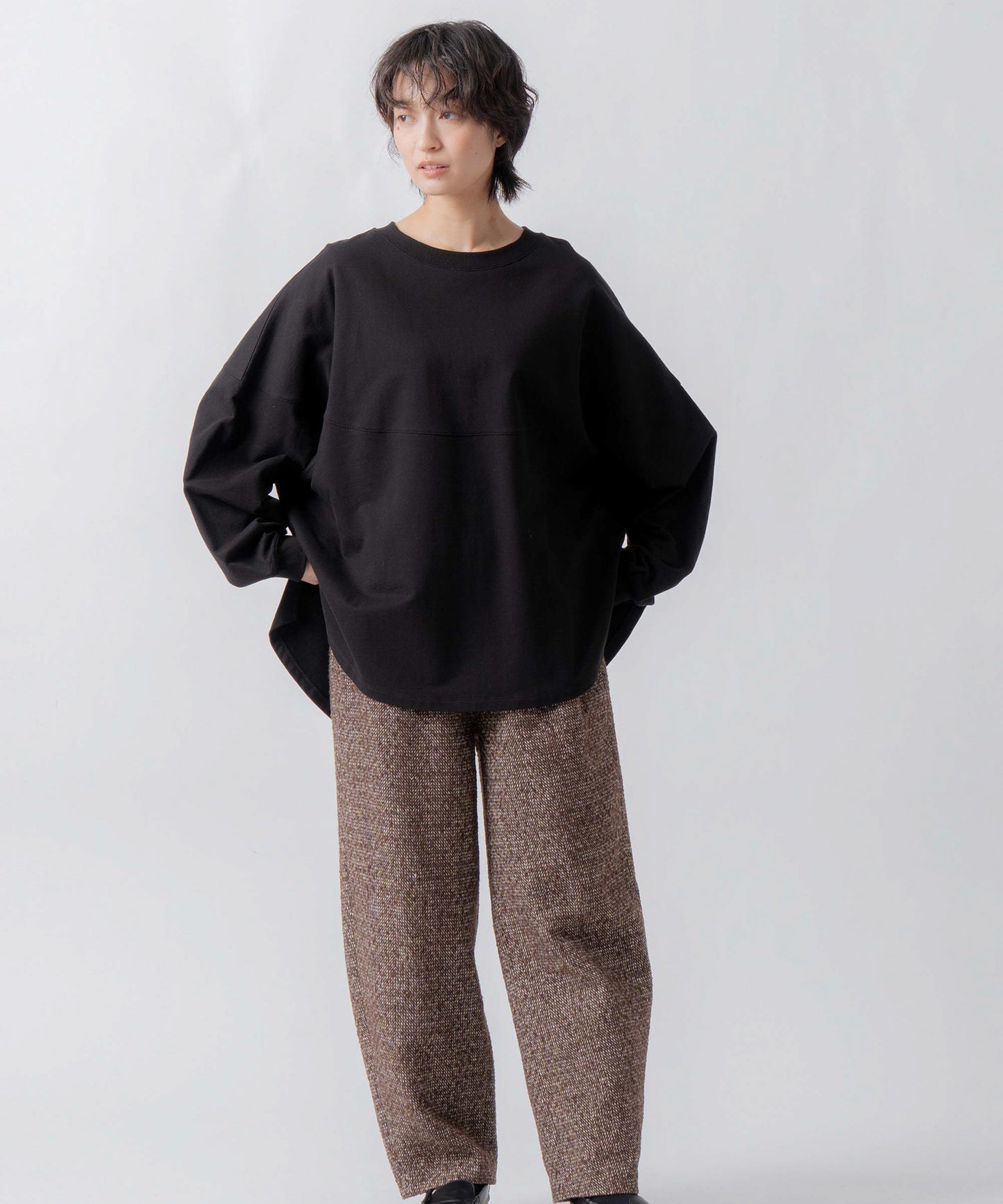 tweed tapered pants / WHT26FPT4082