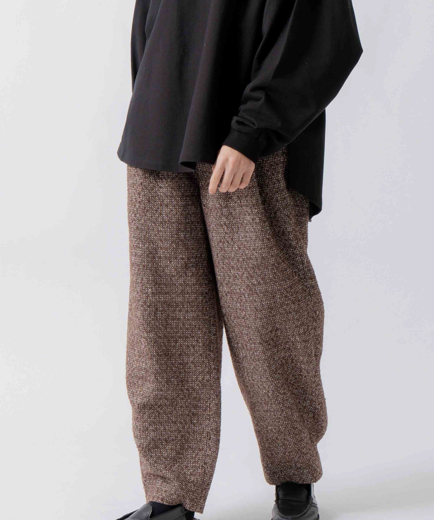 tweed tapered pants / WHT26FPT4082