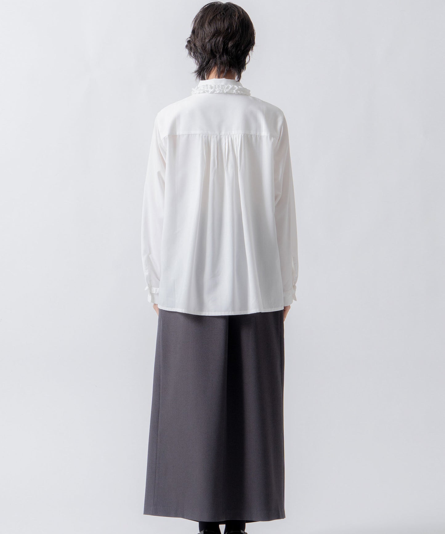 asymmetry tuck skirt / WHT26FSK4033