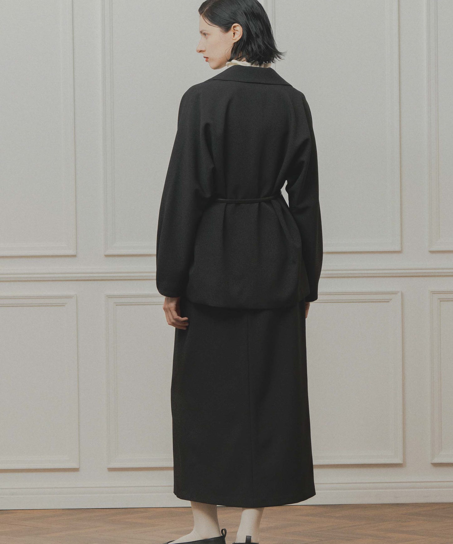 asymmetry tuck skirt / WHT26FSK4033