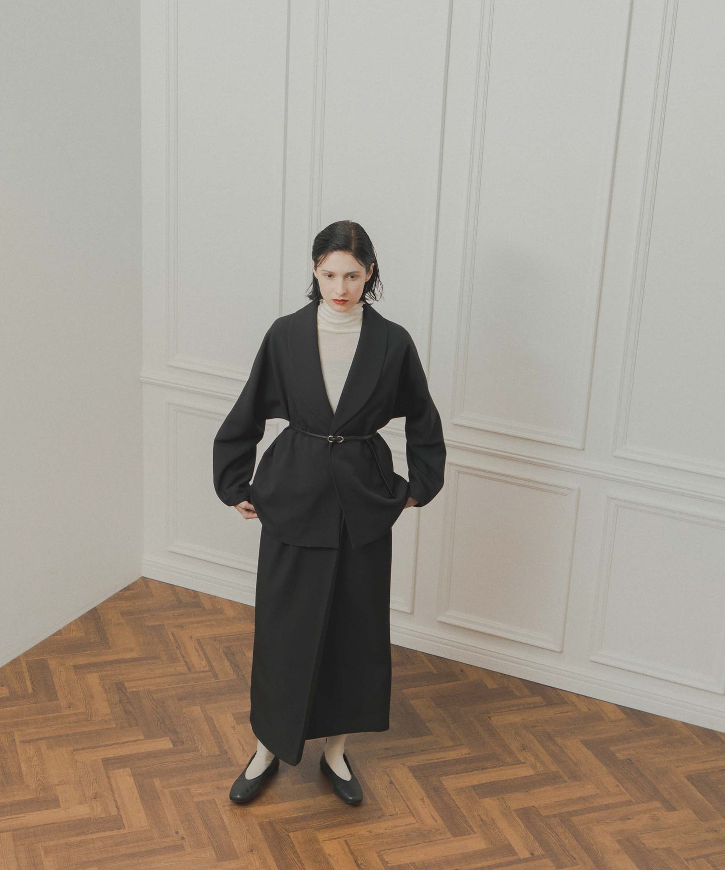 asymmetry tuck skirt / WHT26FSK4033