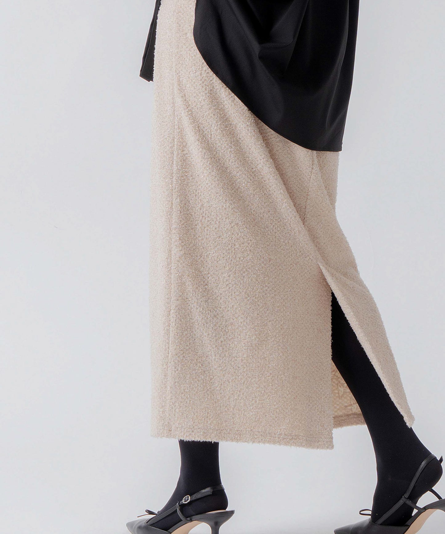 glitter shaggy skirt / WHT26FSK4034