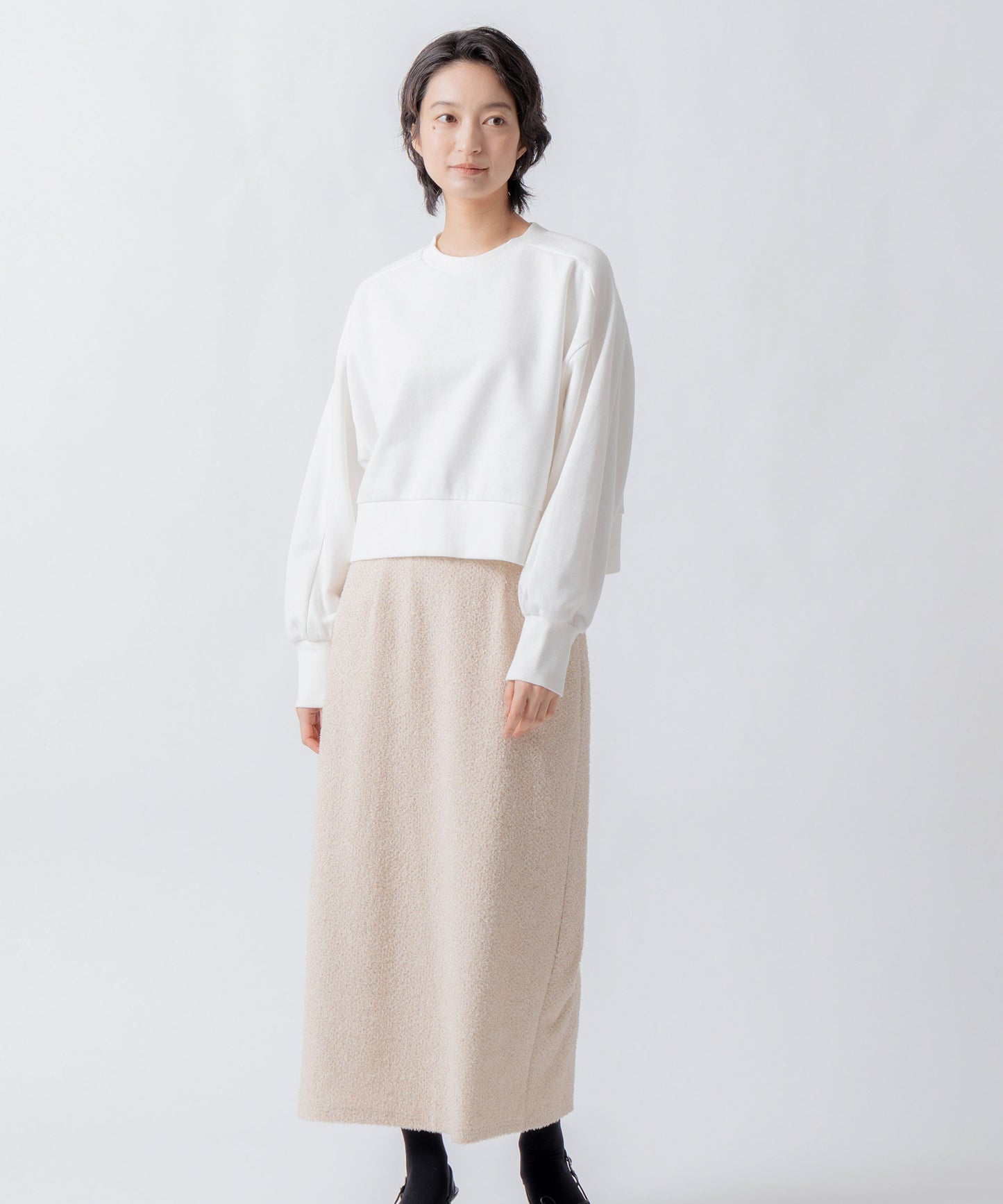 glitter shaggy skirt / WHT26FSK4034