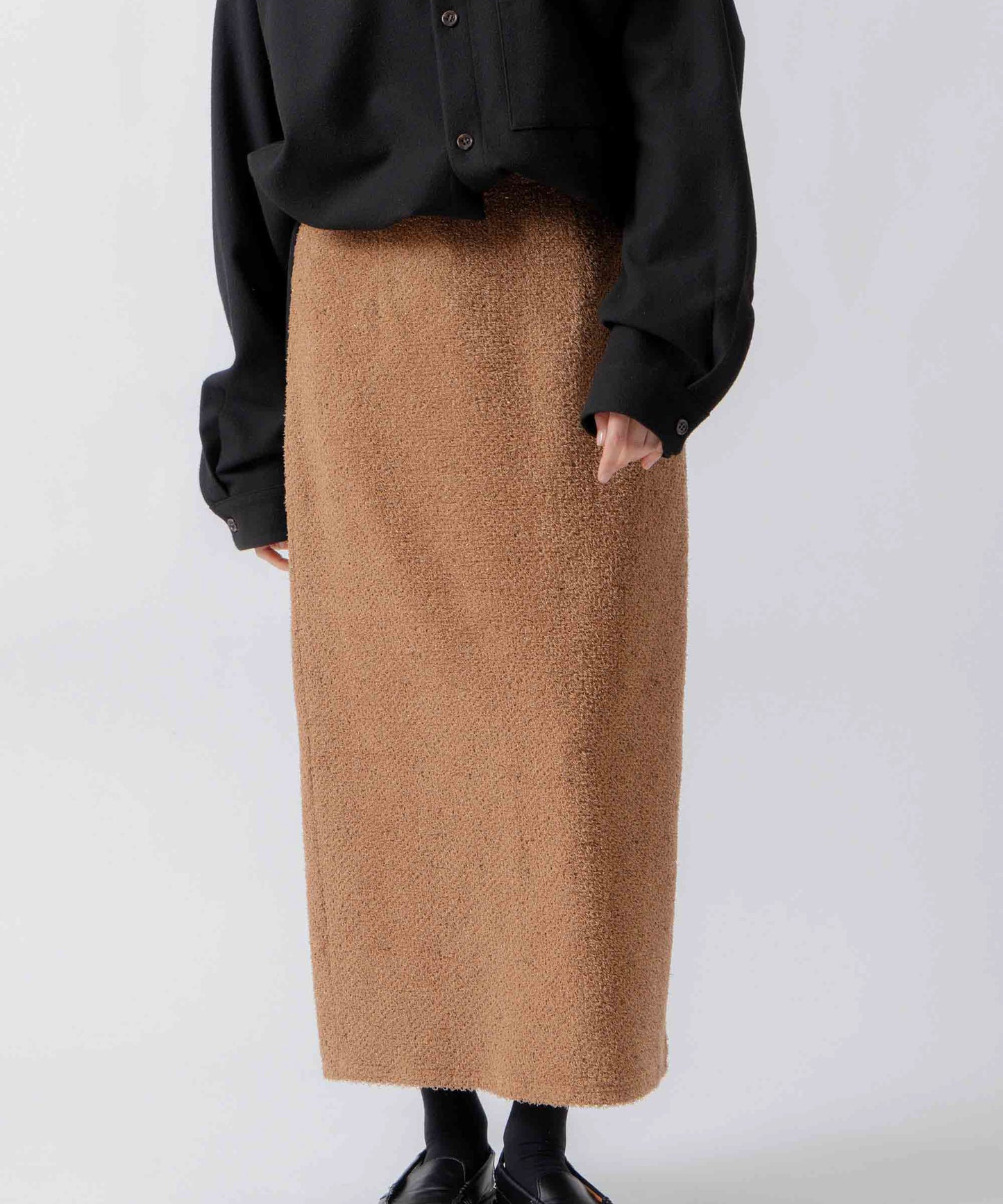 glitter shaggy skirt / WHT26FSK4034