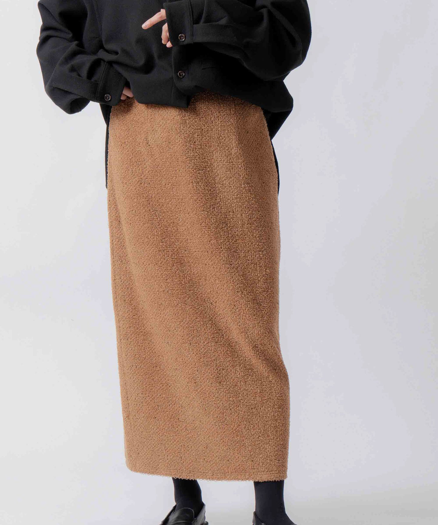 glitter shaggy skirt / WHT26FSK4034