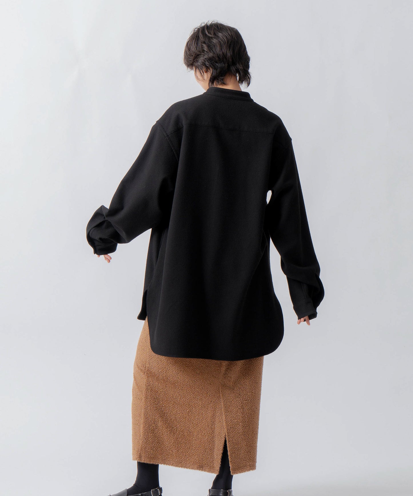 glitter shaggy skirt / WHT26FSK4034