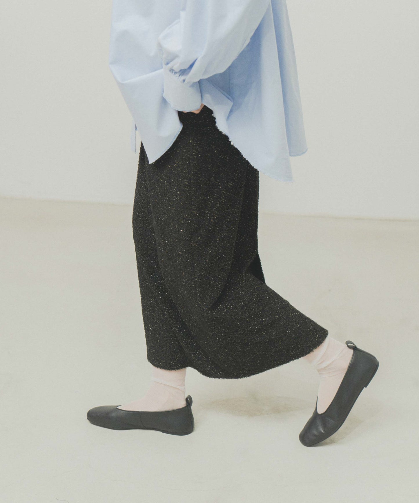 glitter shaggy skirt / WHT26FSK4034