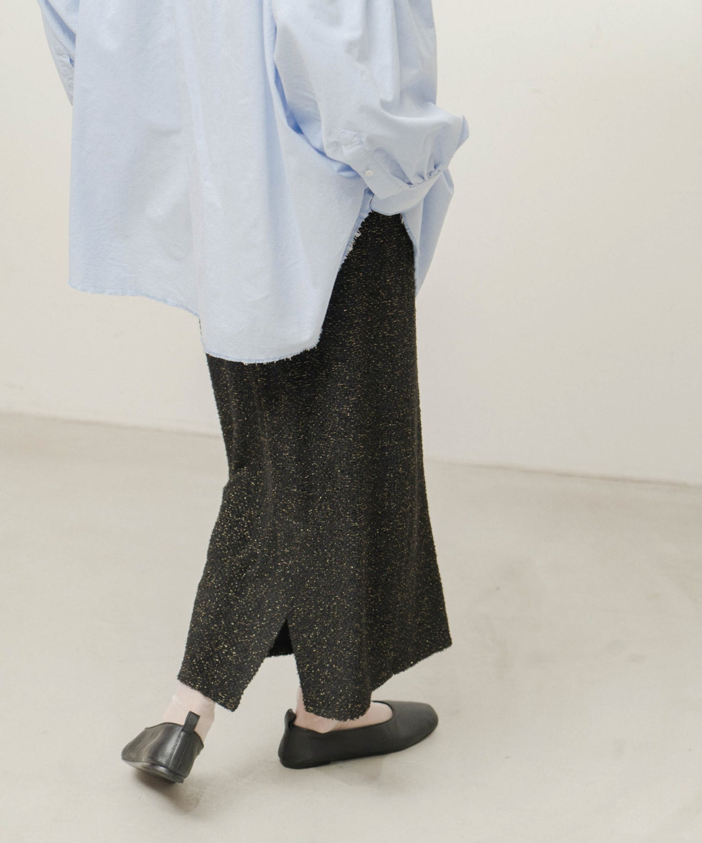 glitter shaggy skirt / WHT26FSK4034