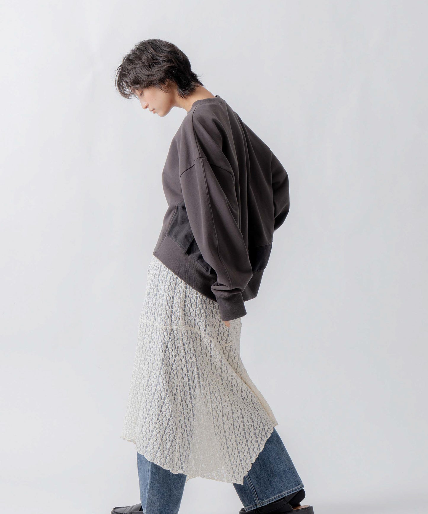 lace asymmetry skirt / WHT26FSK4035