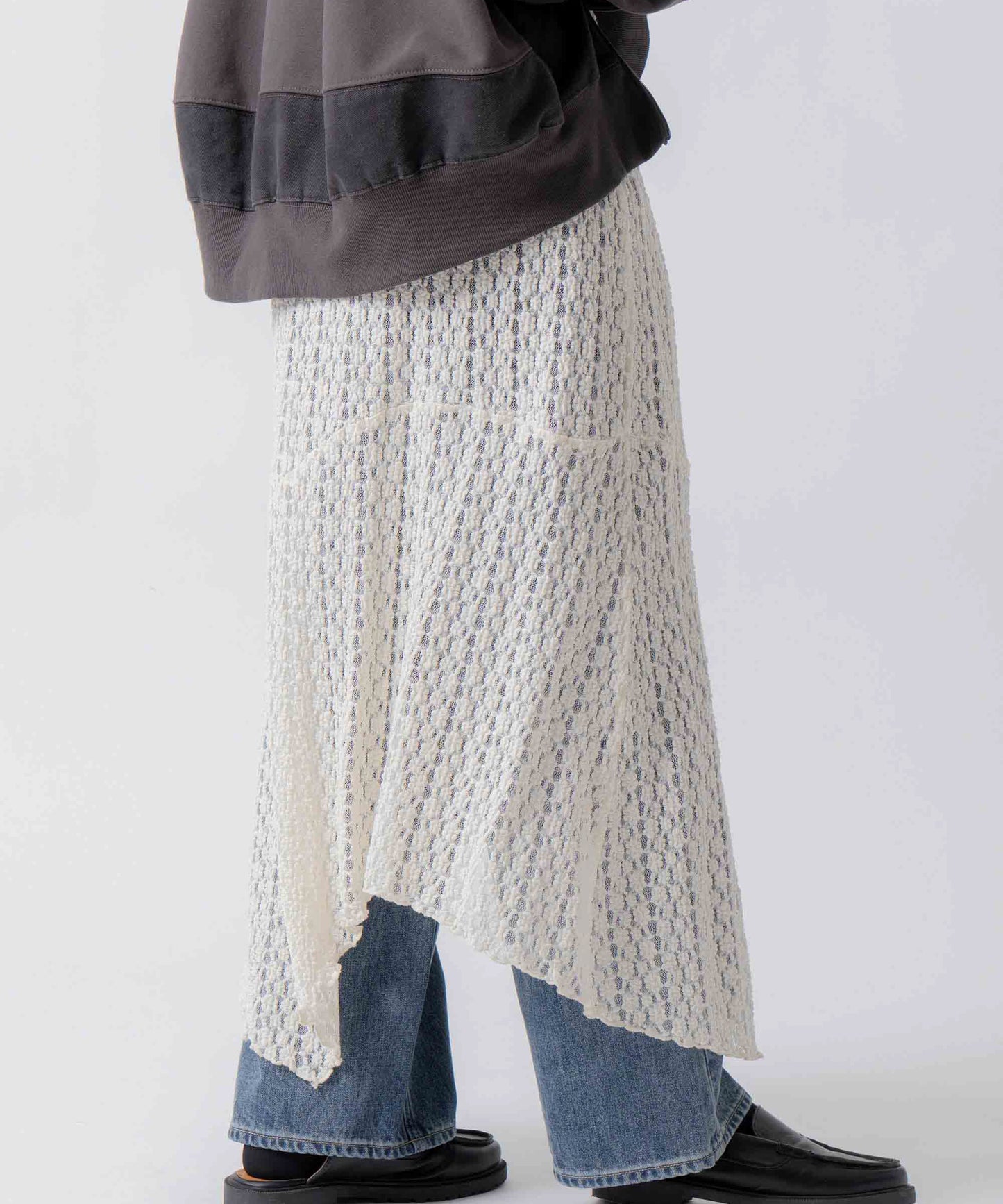 lace asymmetry skirt / WHT26FSK4035