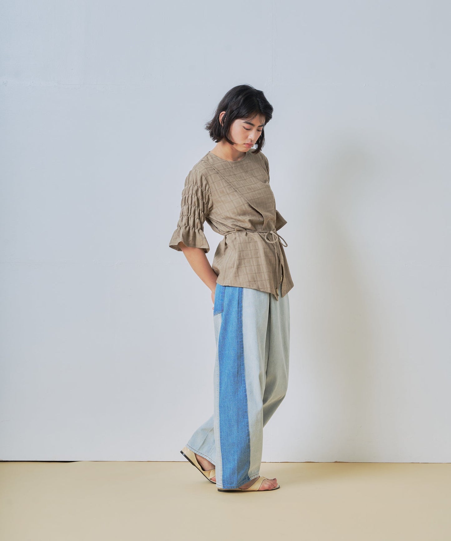 slit layered blouse / WHT26HBL4086