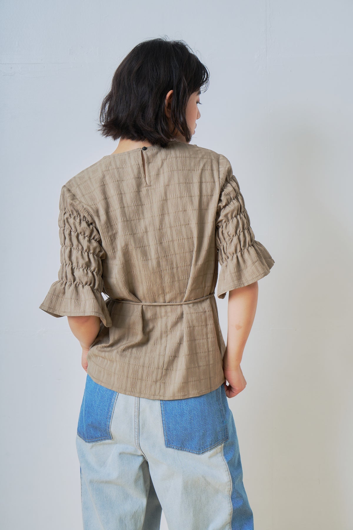 slit layered blouse / WHT26HBL4086
