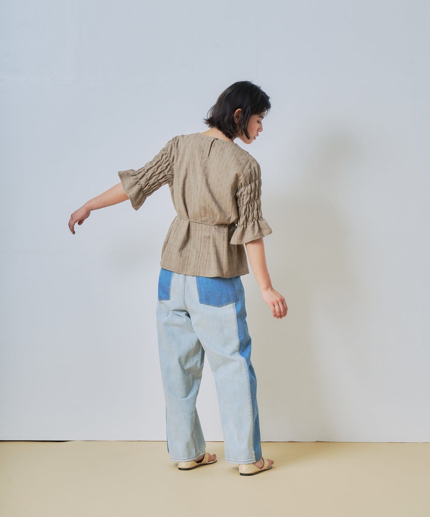 slit layered blouse / WHT26HBL4086