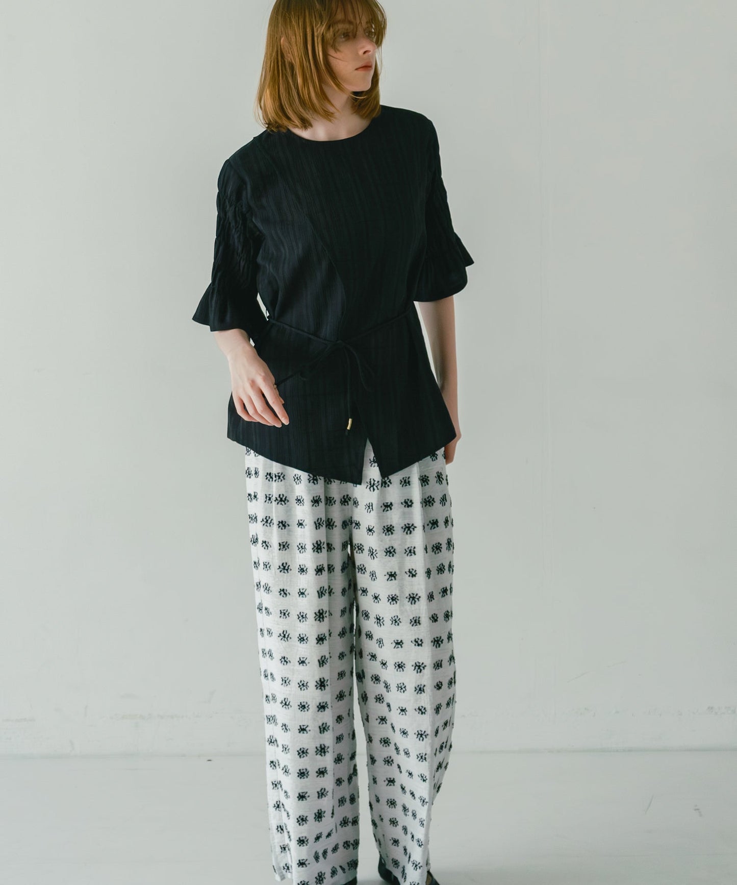 slit layered blouse / WHT26HBL4086