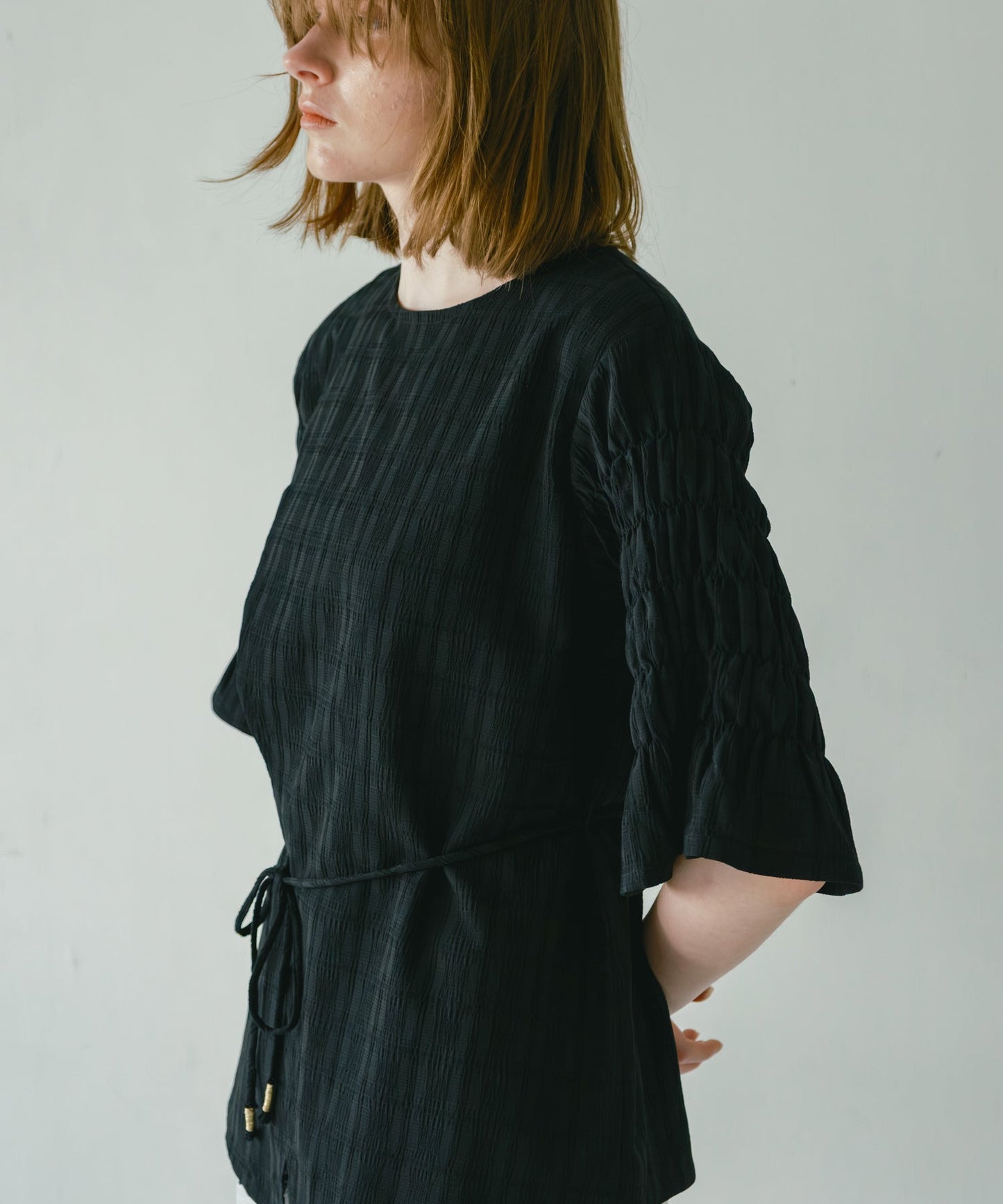 slit layered blouse / WHT26HBL4086