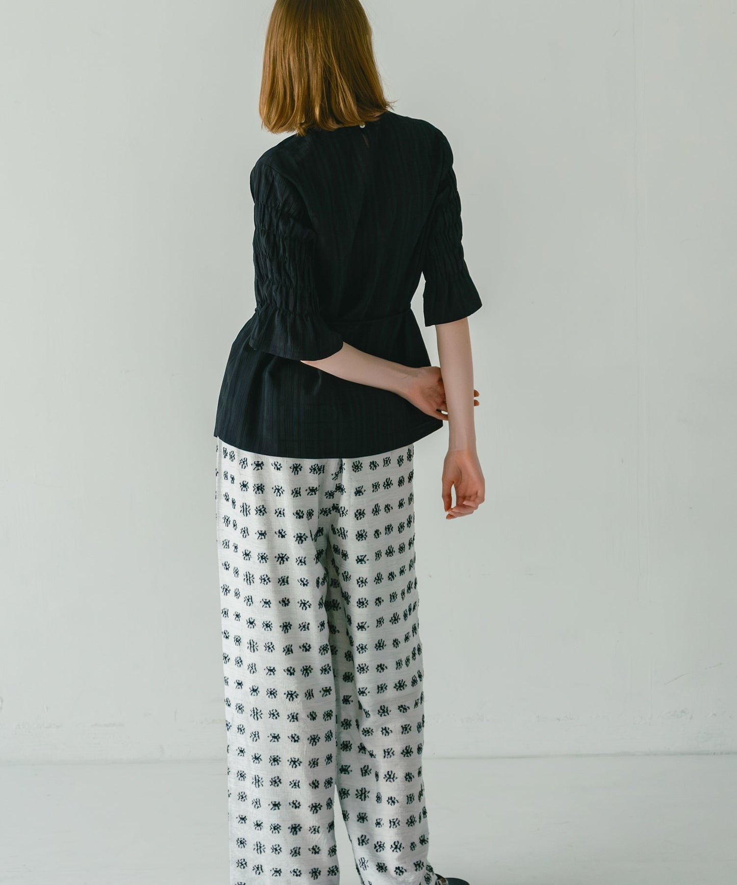 slit layered blouse / WHT26HBL4086