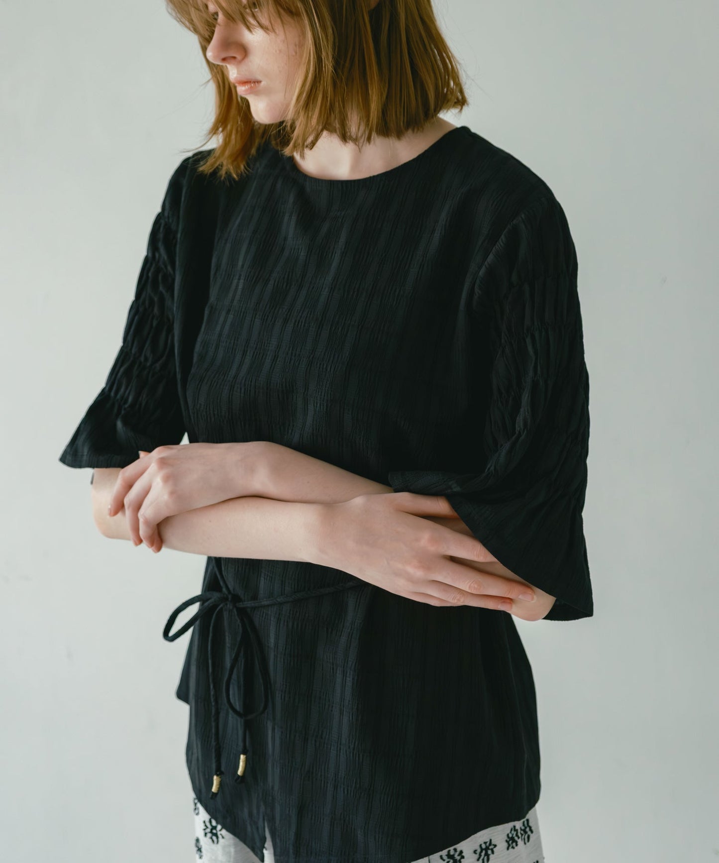 slit layered blouse / WHT26HBL4086