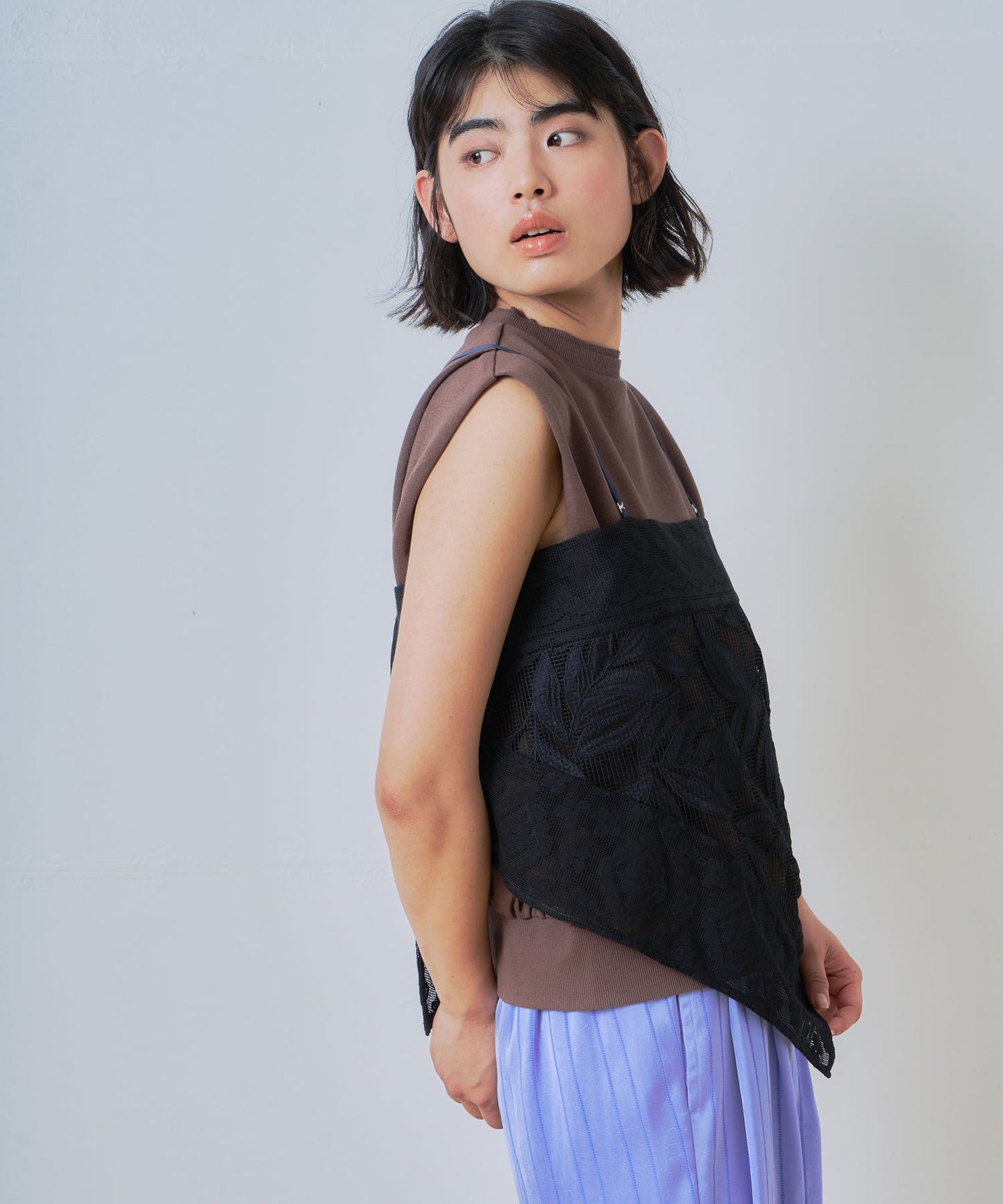 lace combination camisole / WHT26HBL4088