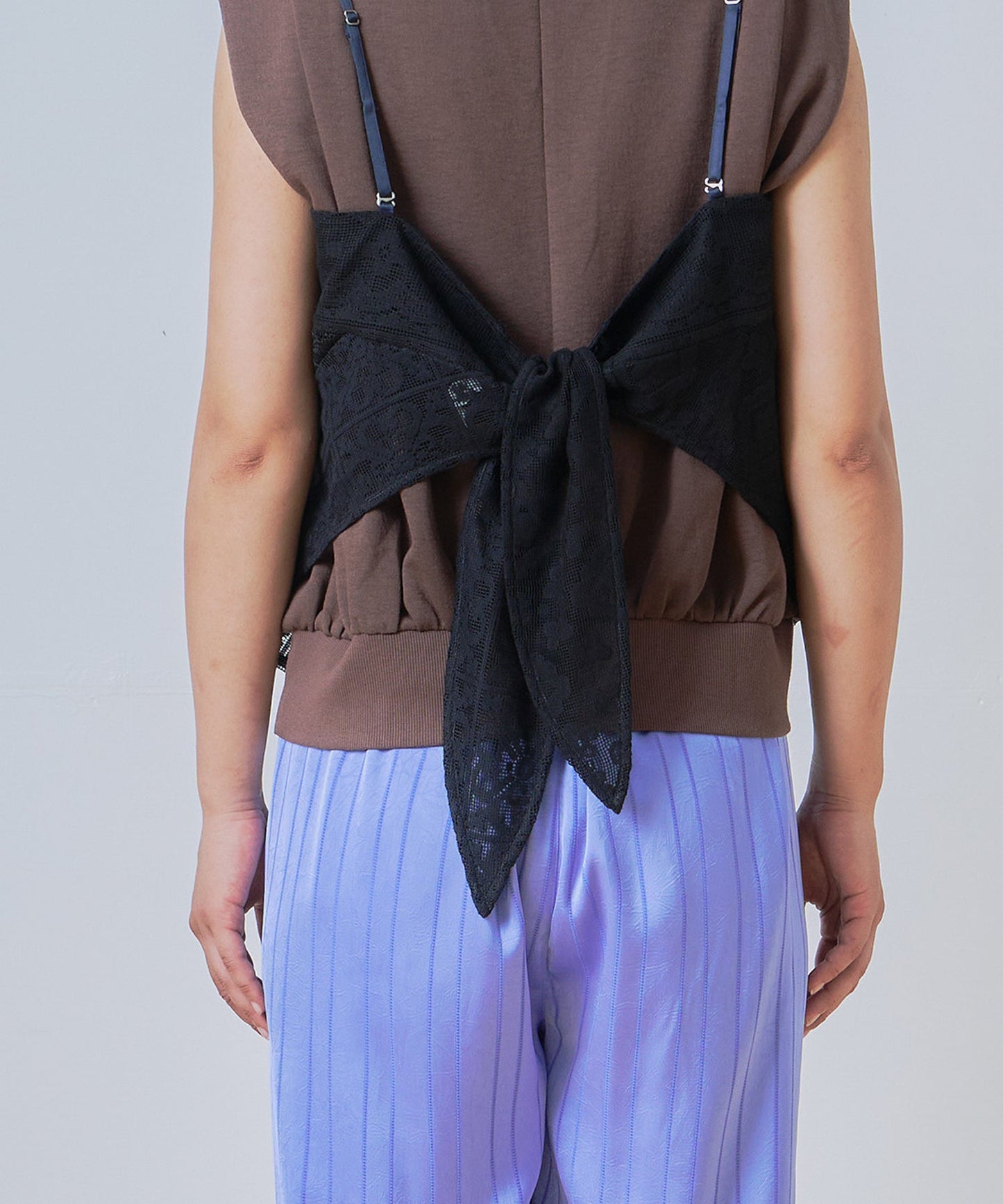 lace combination camisole / WHT26HBL4088