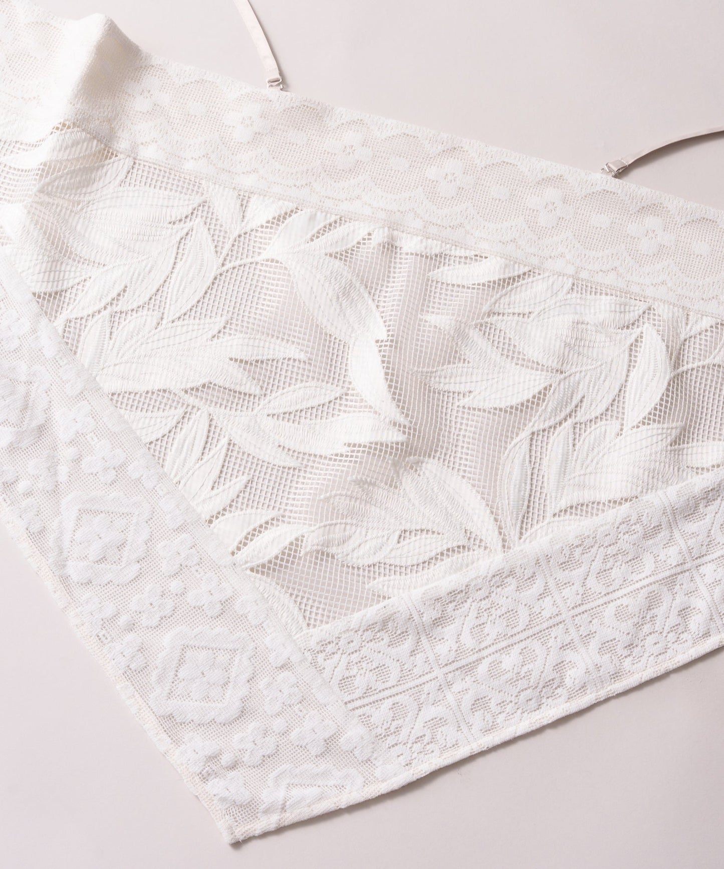 lace combination camisole / WHT26HBL4088