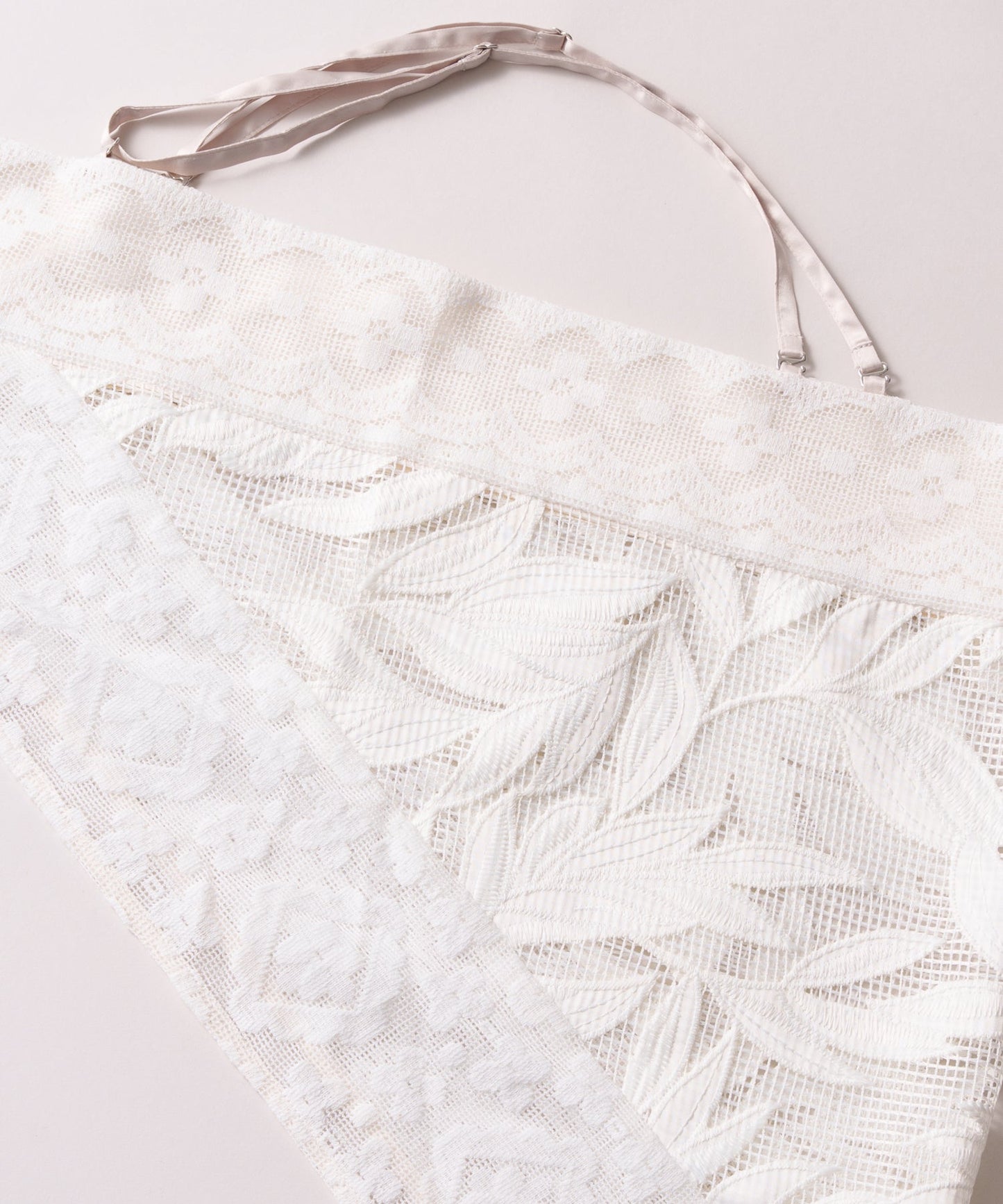 lace combination camisole / WHT26HBL4088