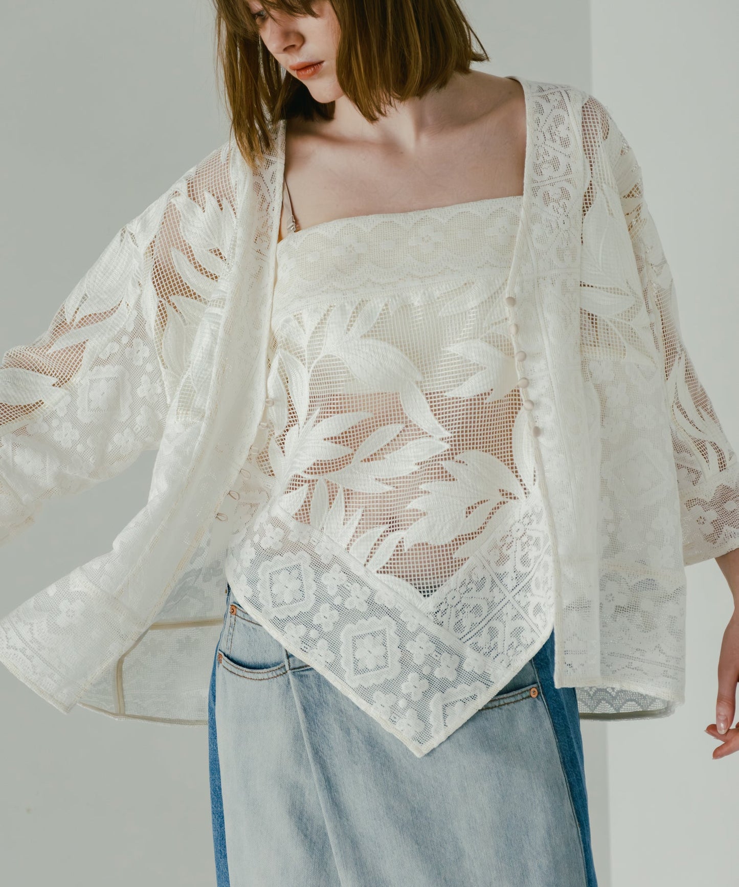 lace combination camisole / WHT26HBL4088