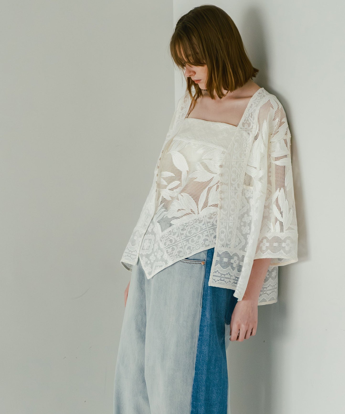 lace combination camisole / WHT26HBL4088