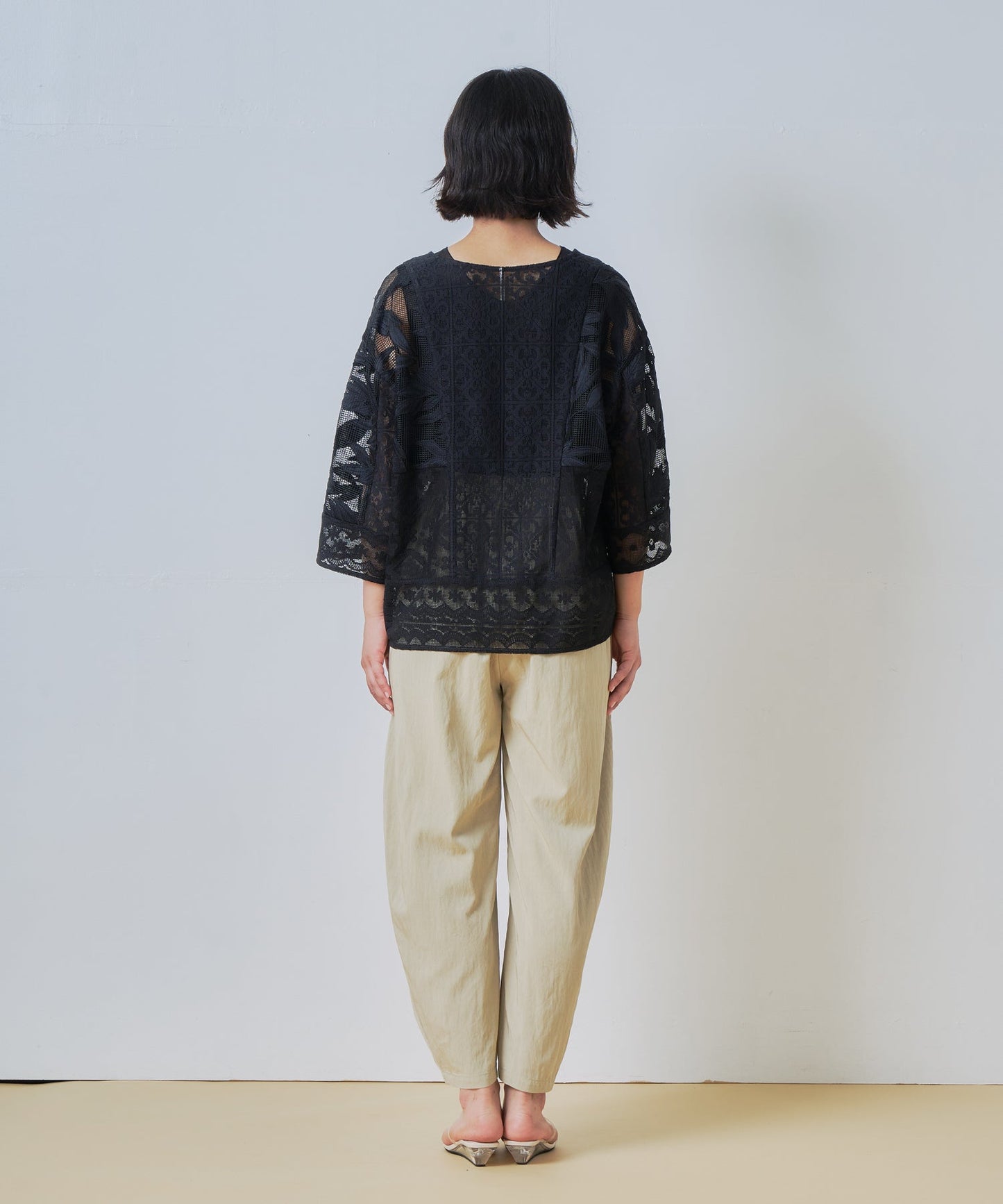lace combination cardigan / WHT26HBL4089