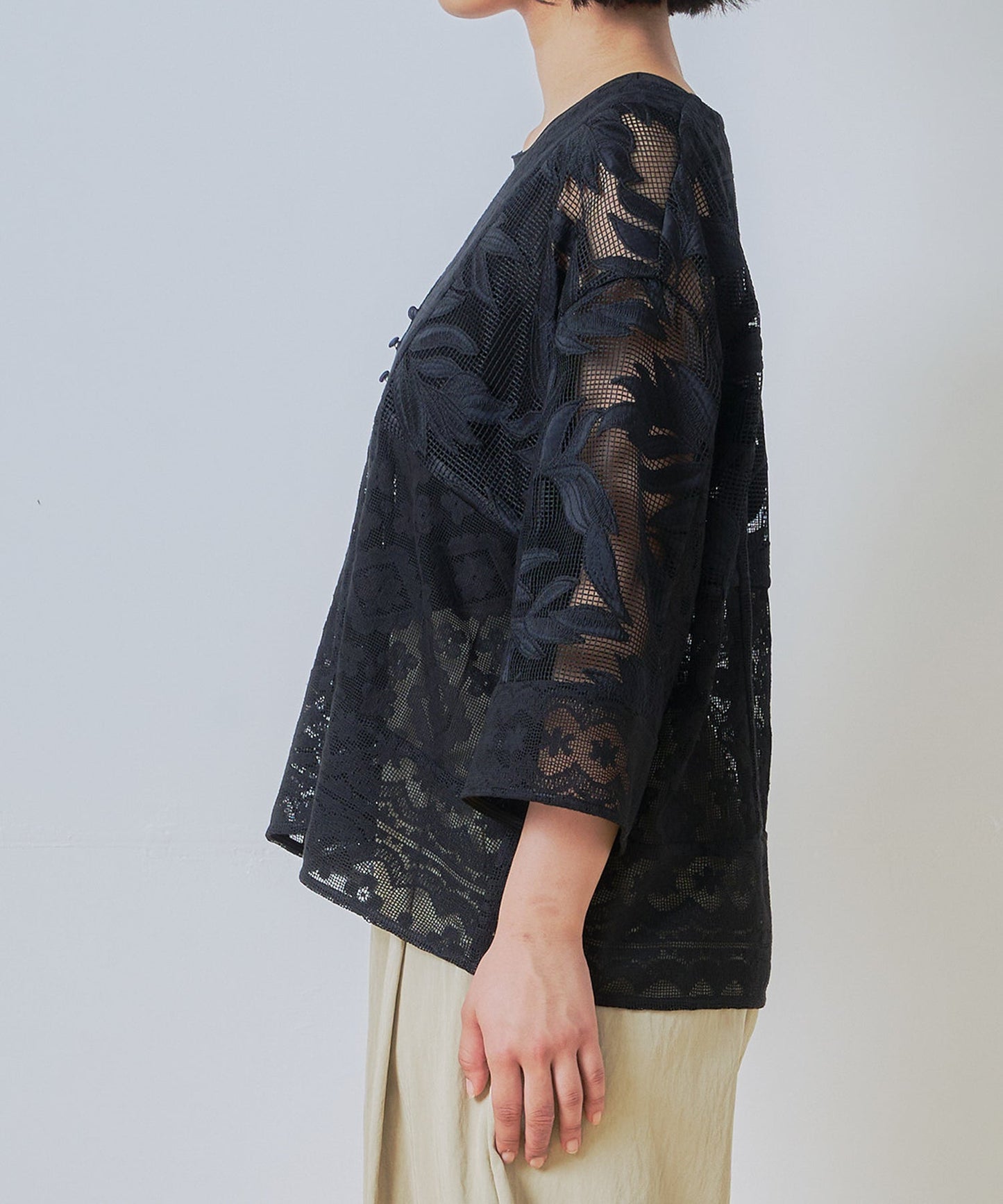 lace combination cardigan / WHT26HBL4089