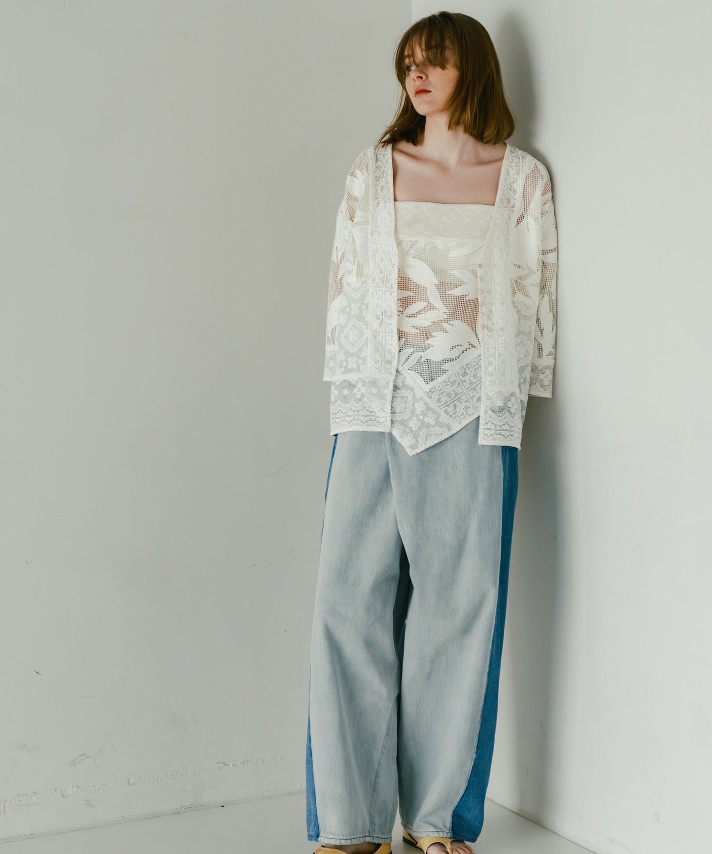lace combination cardigan / WHT26HBL4089