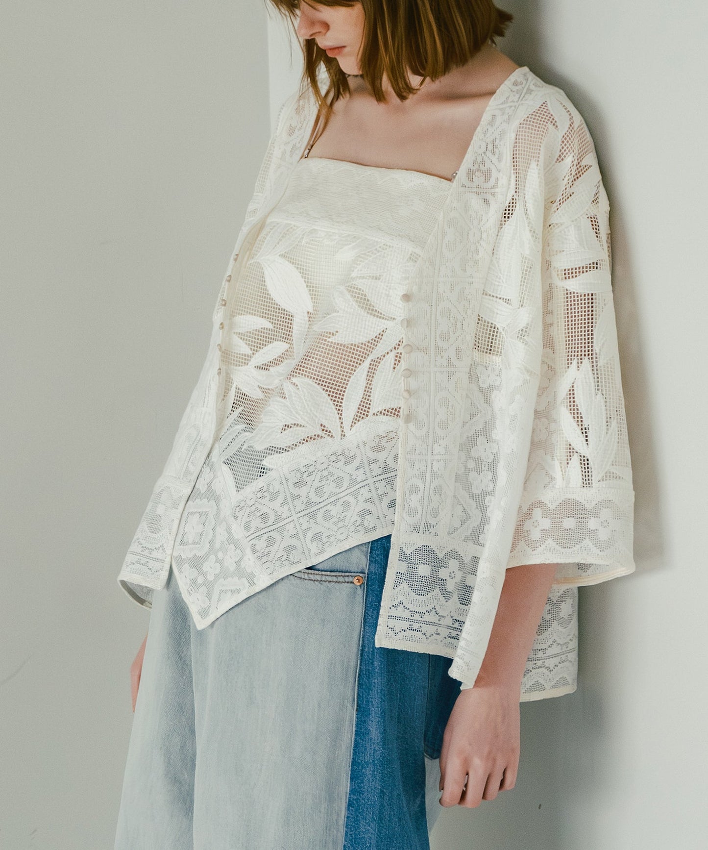 lace combination cardigan / WHT26HBL4089