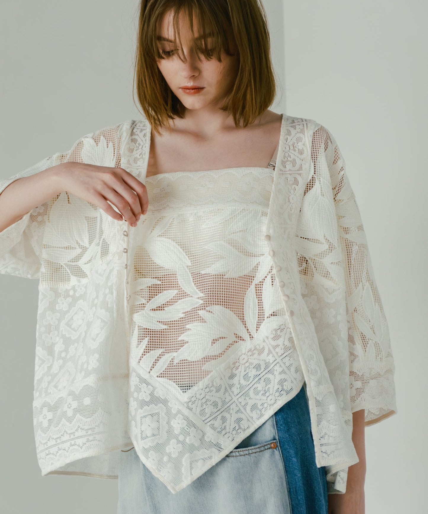 lace combination cardigan / WHT26HBL4089