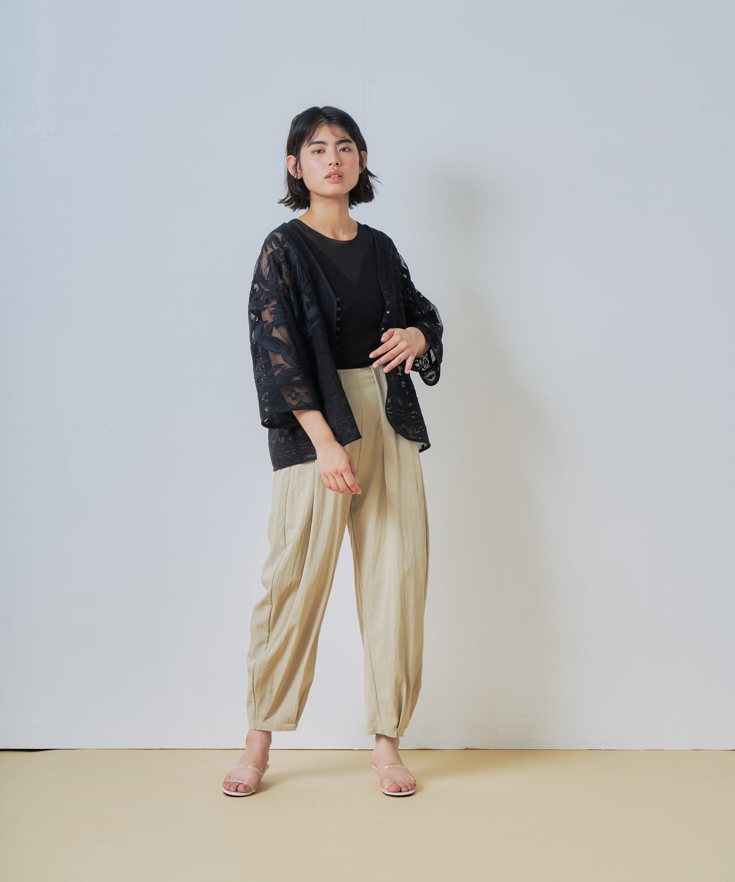 lace combination cardigan / WHT26HBL4089