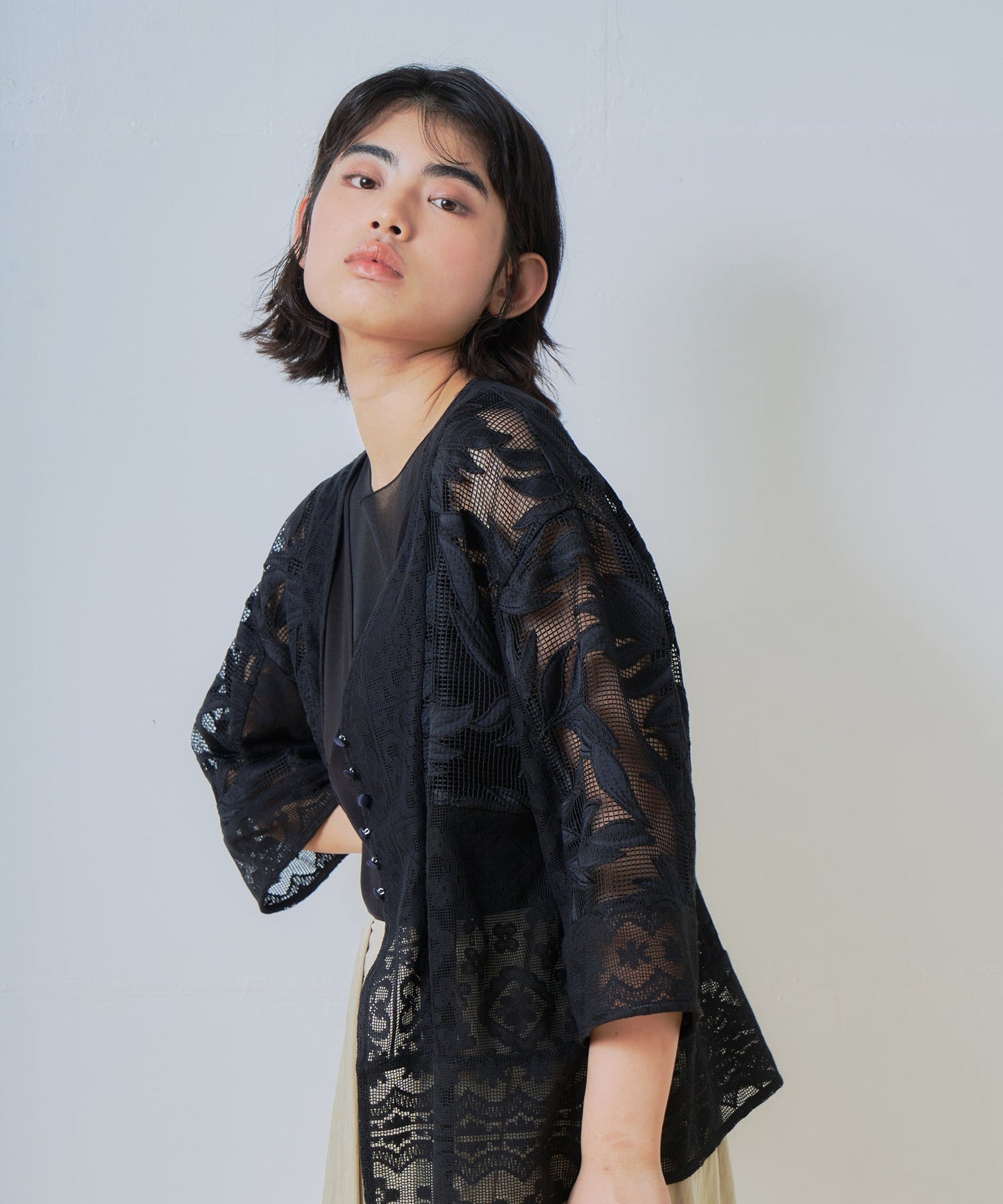 lace combination cardigan / WHT26HBL4089