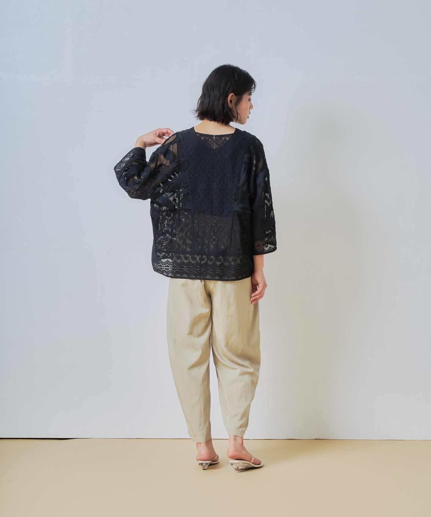 lace combination cardigan / WHT26HBL4089