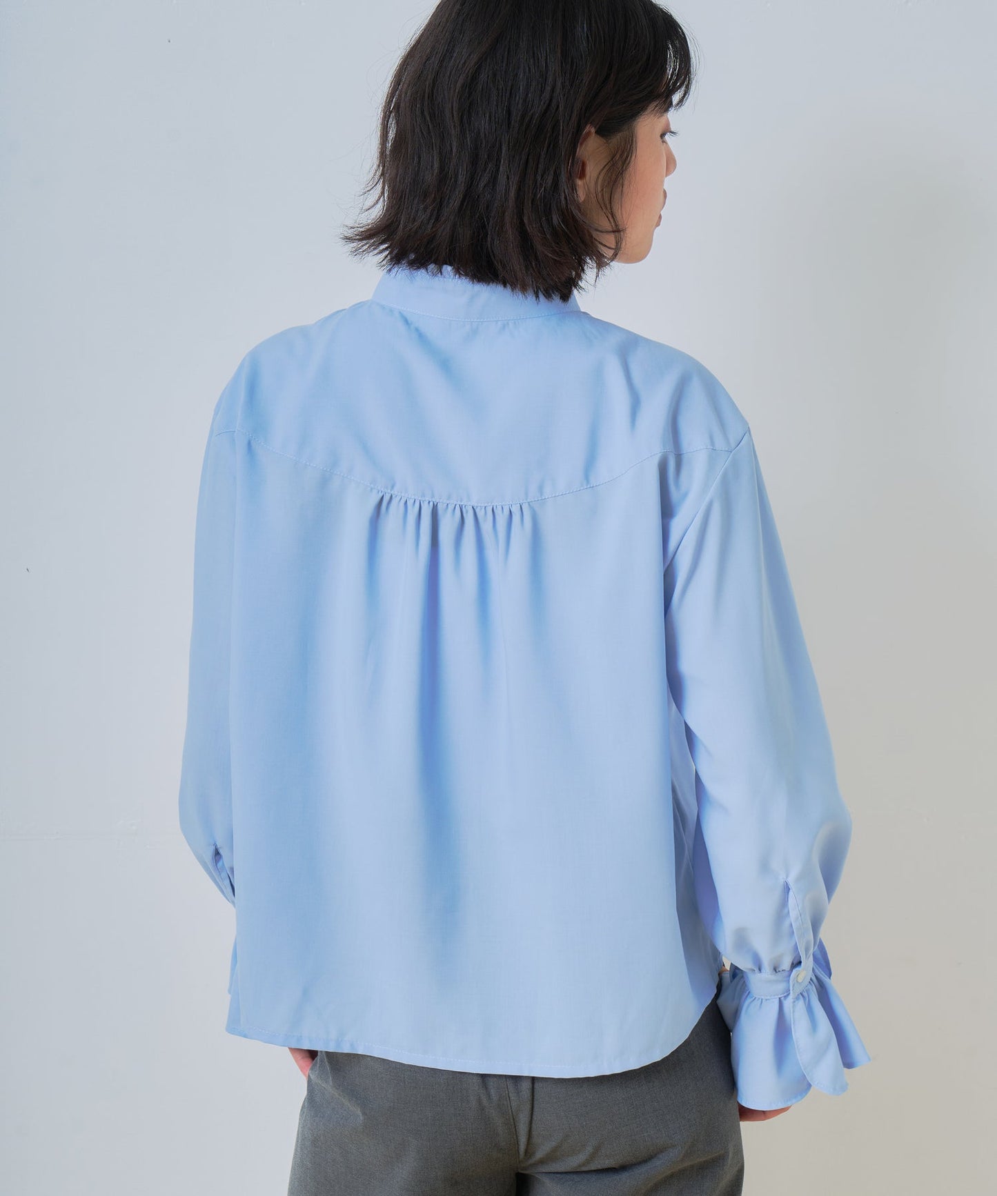 stand frill collar blouse / WHT26HBL4090
