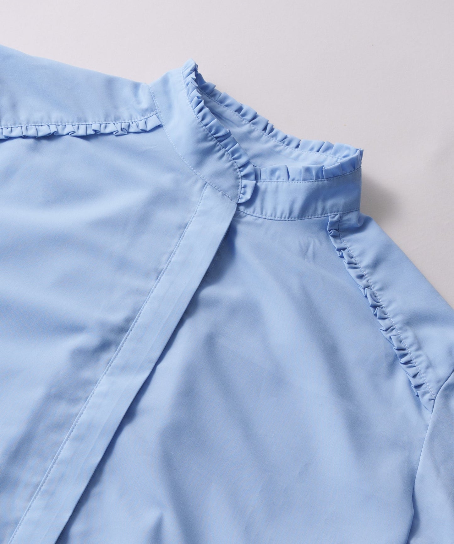 stand frill collar blouse / WHT26HBL4090