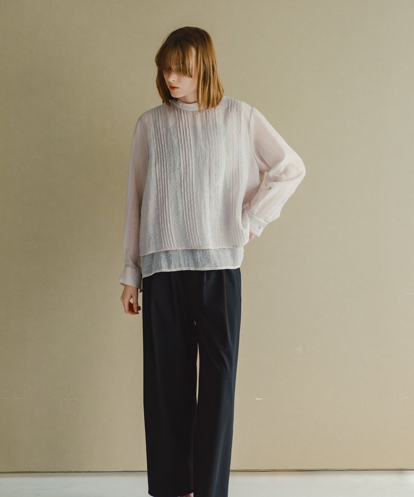 layered sheer blouse / WHT26HBL4092