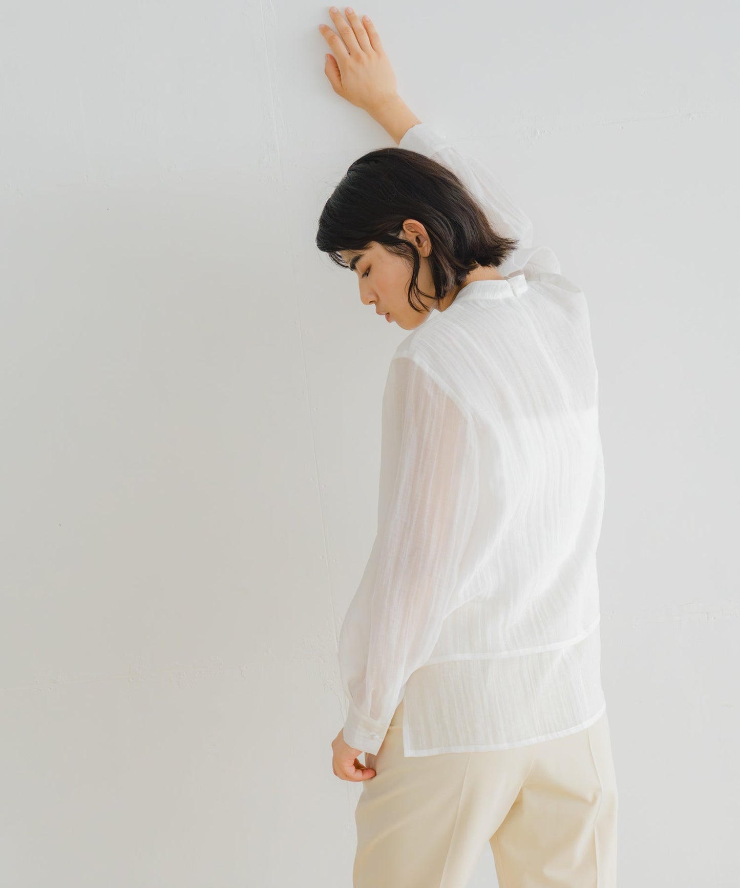 layered sheer blouse / WHT26HBL4092