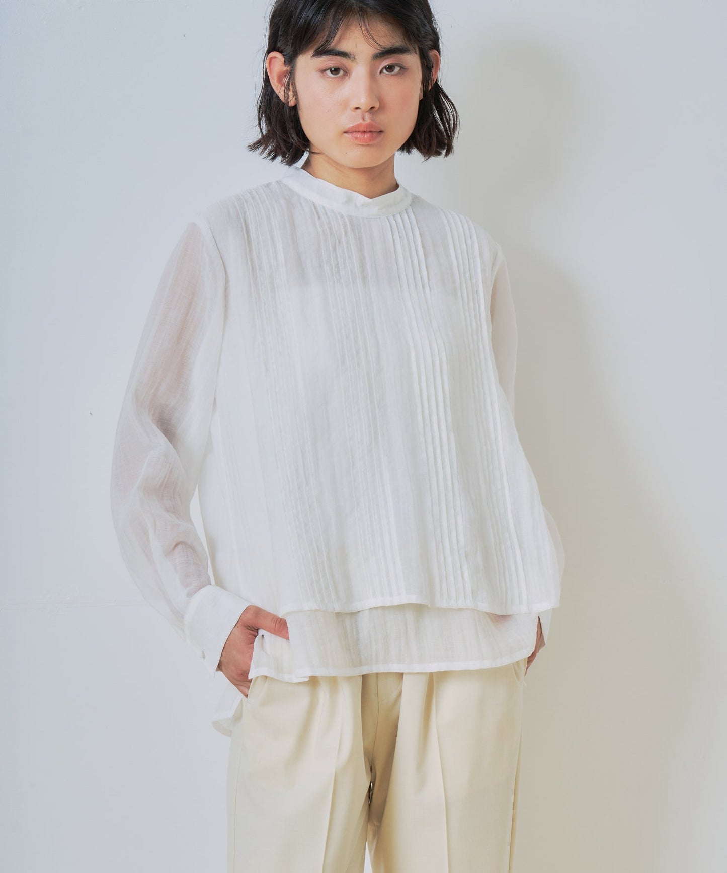 layered sheer blouse / WHT26HBL4092
