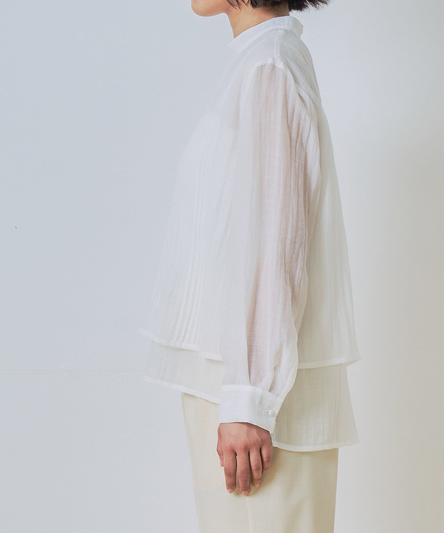 layered sheer blouse / WHT26HBL4092