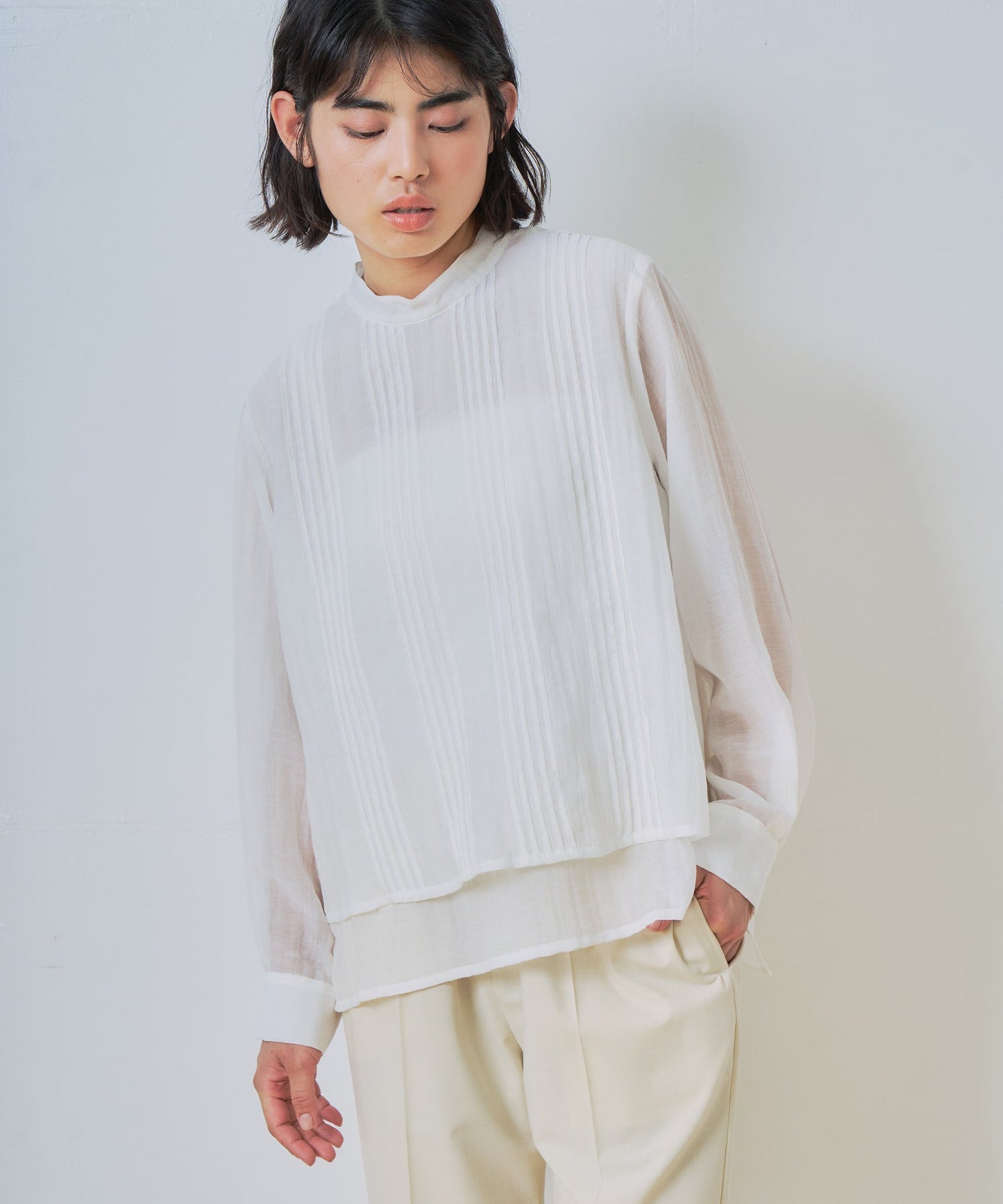 layered sheer blouse / WHT26HBL4092